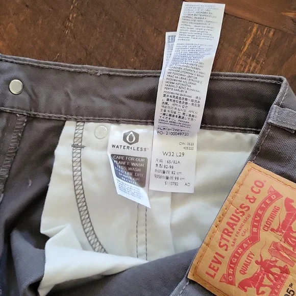 Levi’s 505 Medium Gray Denim Jeans - 32"W x 29"L - Picture 5 of 5